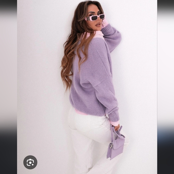 Superdown: Light Pink V-Neck Sweater - Picture 7 of 11